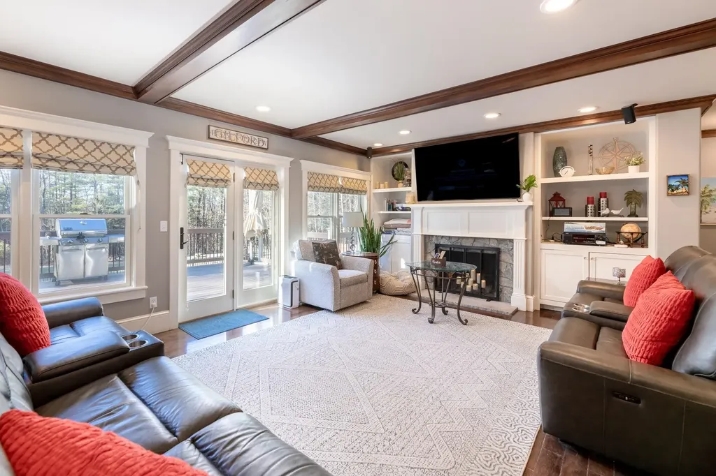 63 Sand Hill Road Gilford NH 03249
