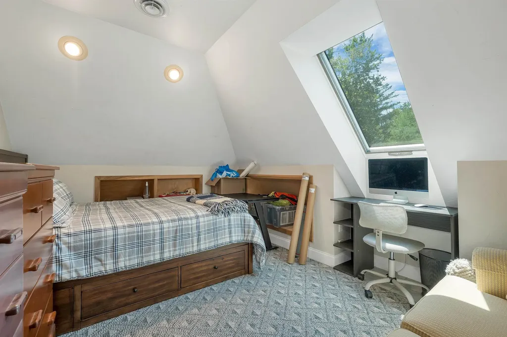 63 Sand Hill Road Gilford NH 03249