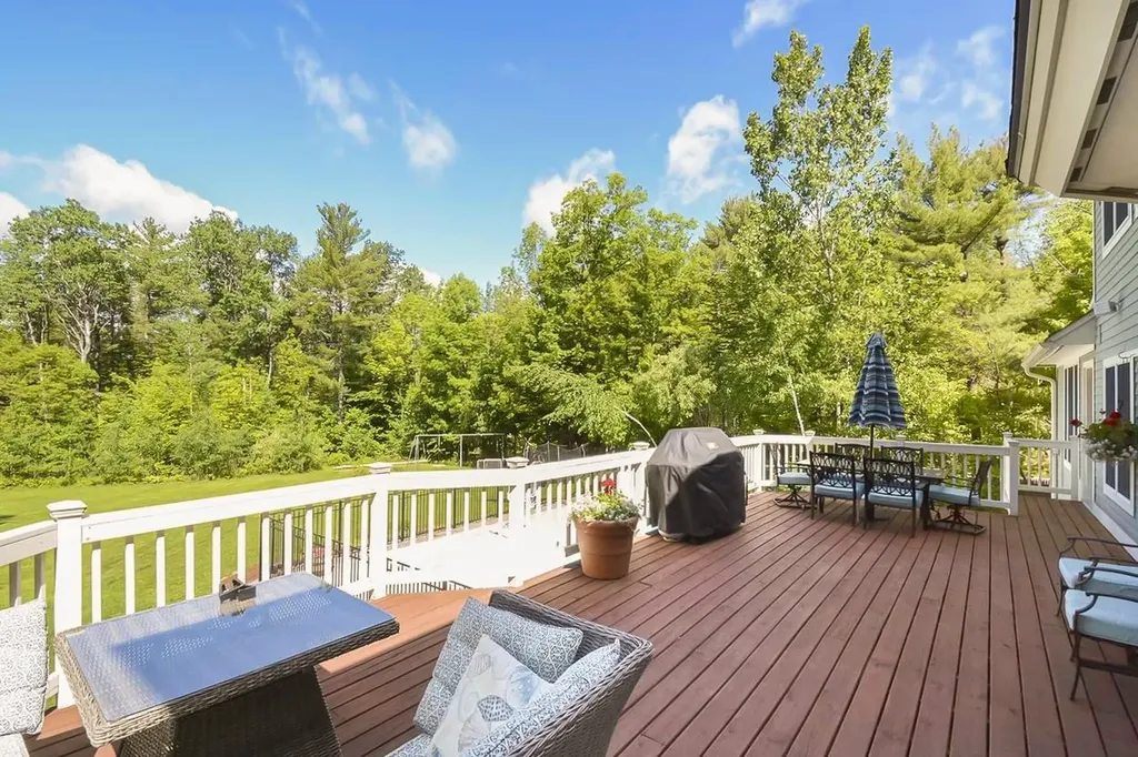 63 Sand Hill Road Gilford NH 03249