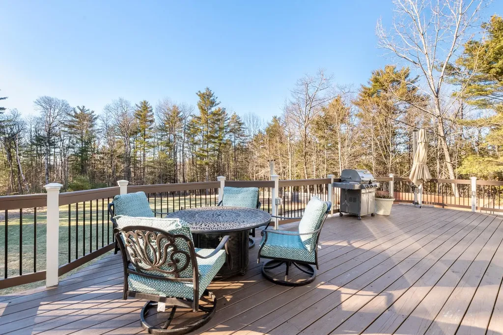 63 Sand Hill Road Gilford NH 03249