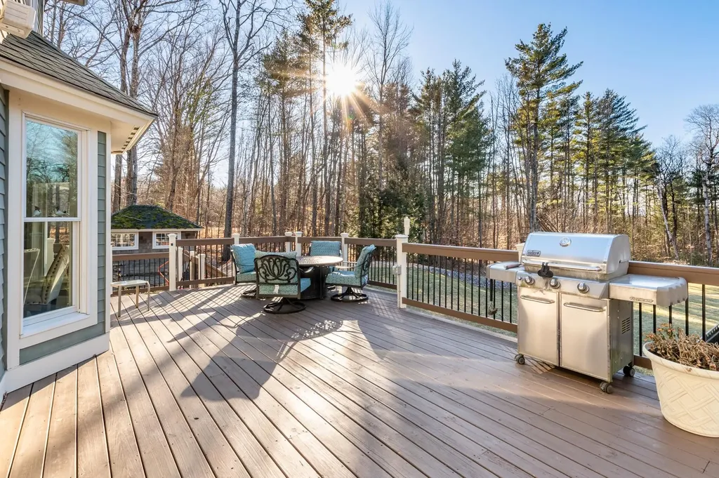 63 Sand Hill Road Gilford NH 03249