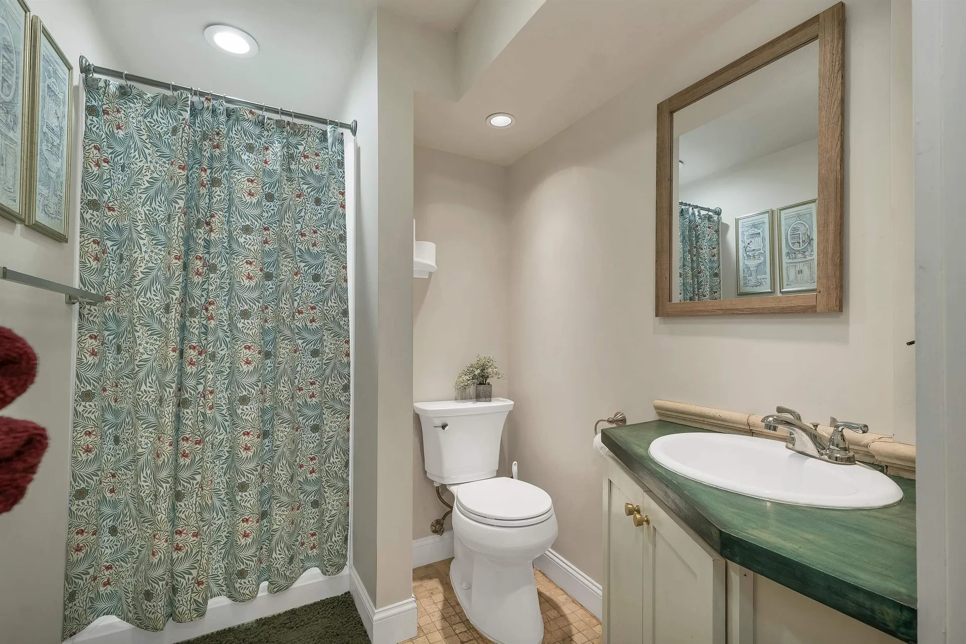 63 Sand Hill Road Gilford NH 03249