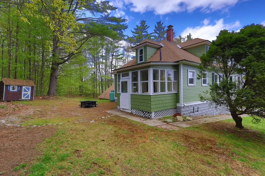 28 Spencer Avenue Claremont NH 03743