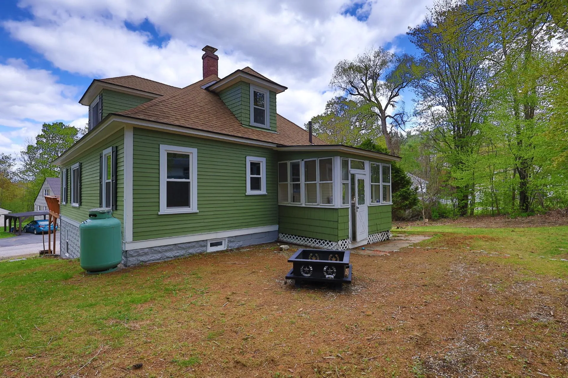 28 Spencer Avenue Claremont NH 03743