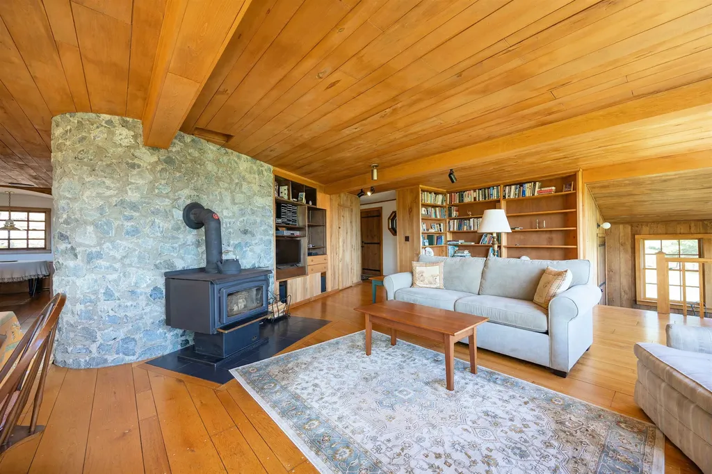 57 Darling Lane Barnet VT 05821