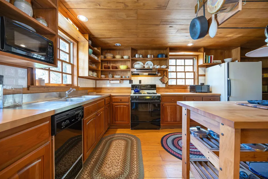 57 Darling Lane Barnet VT 05821