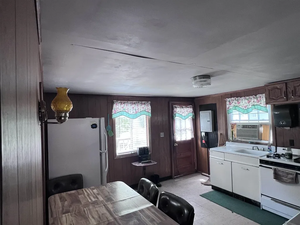 1 Spring Street Hillsborough NH 03244