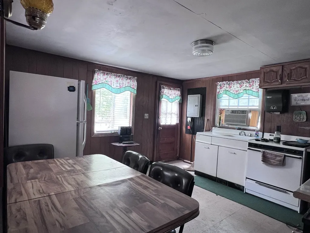 1 Spring Street Hillsborough NH 03244