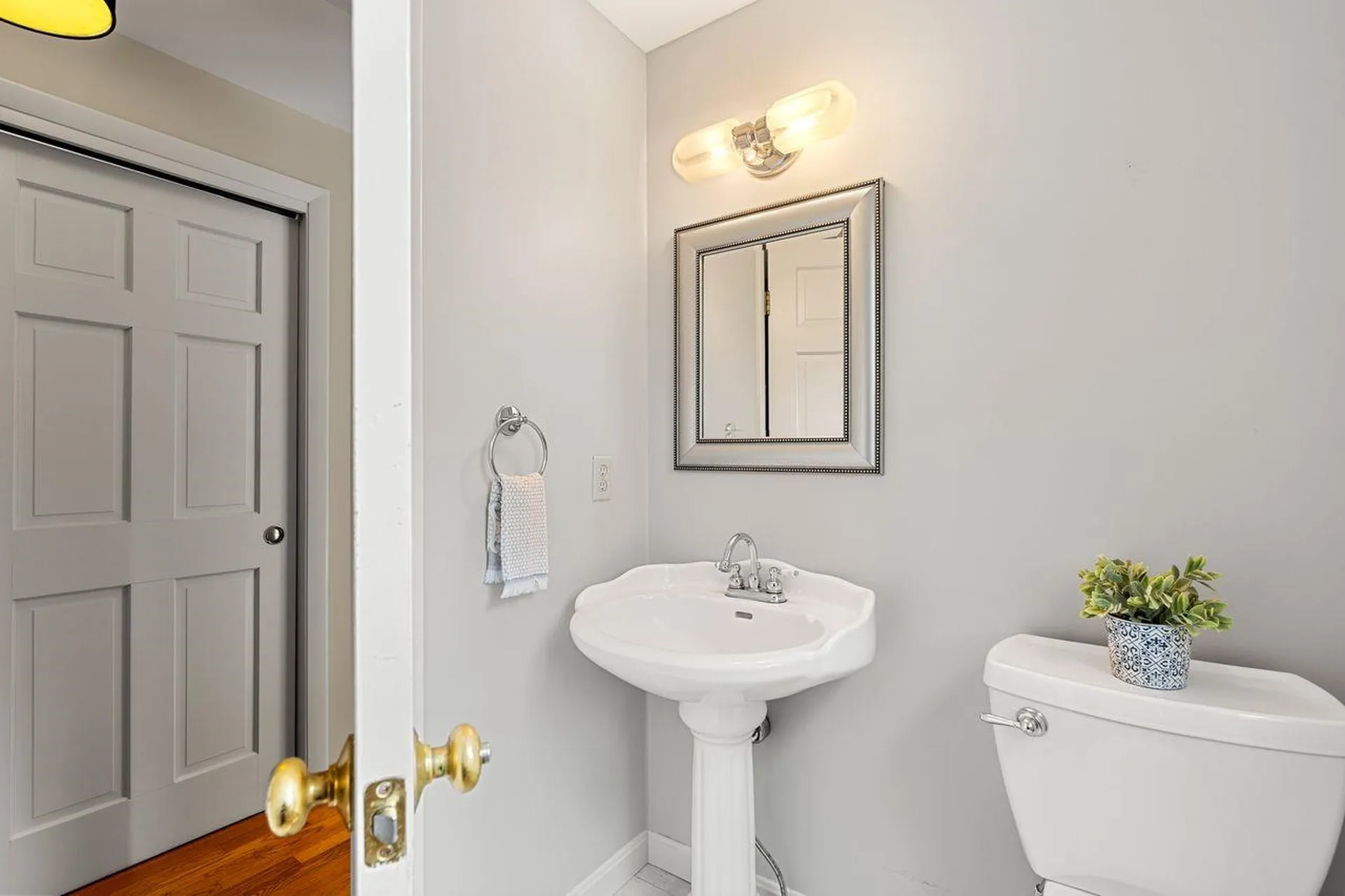 46 Pinecrest Drive Bedford NH 03110