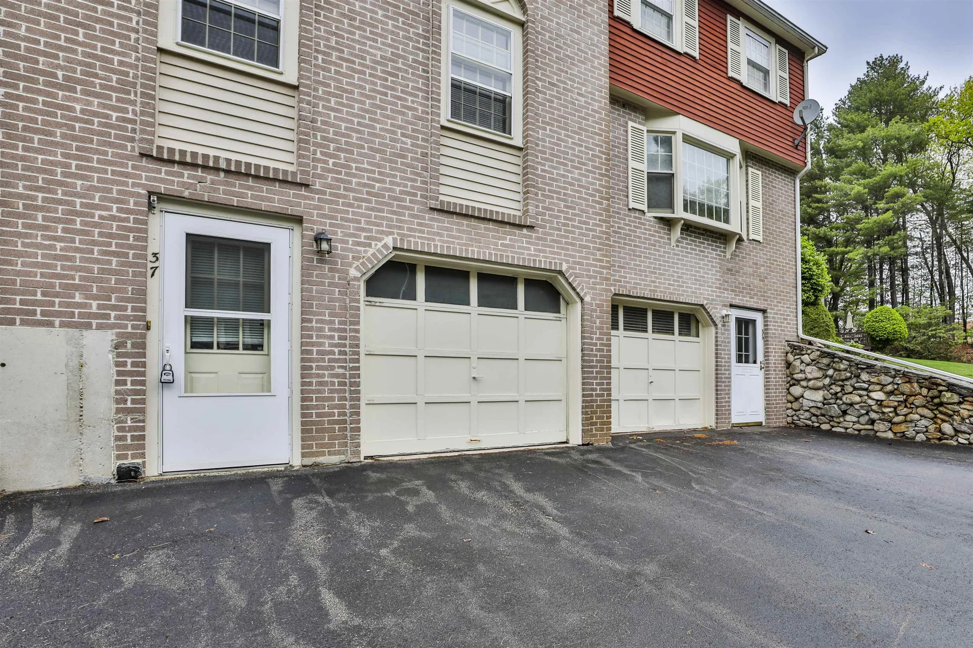 37 Cannongate Iii Road Nashua NH 03063