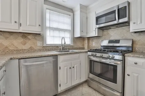 37 Cannongate Iii Road Nashua NH 03063