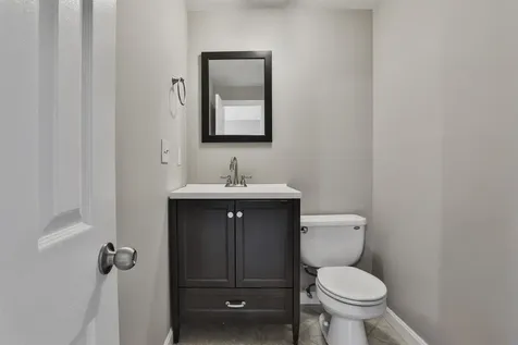 37 Cannongate Iii Road Nashua NH 03063