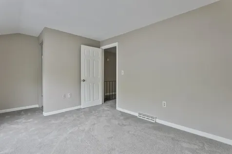 37 Cannongate Iii Road Nashua NH 03063