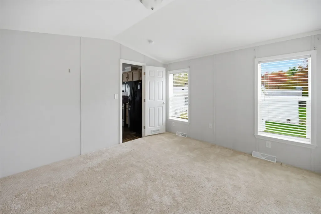 4 Roby Lane Lee NH 03861
