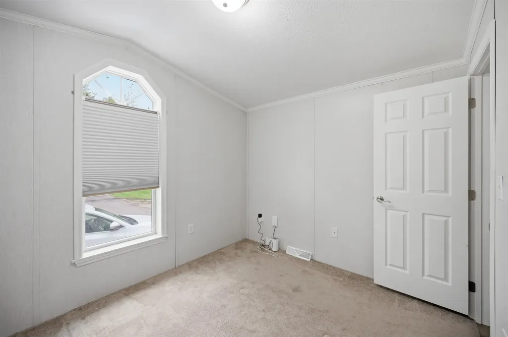 4 Roby Lane Lee NH 03861