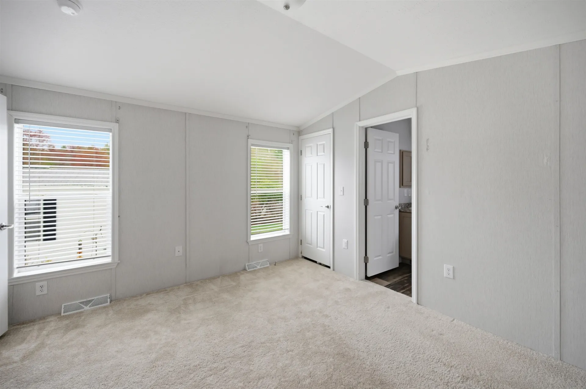 4 Roby Lane Lee NH 03861