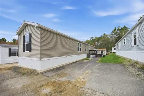4 Roby Lane Lee NH 03861