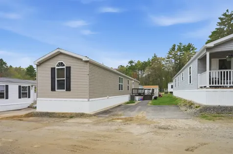 4 Roby Lane Lee NH 03861
