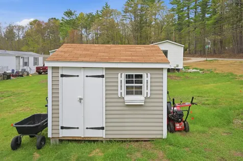 4 Roby Lane Lee NH 03861