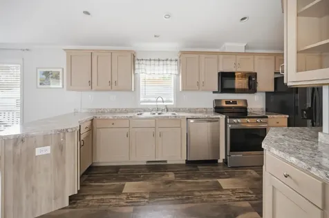 4 Roby Lane Lee NH 03861
