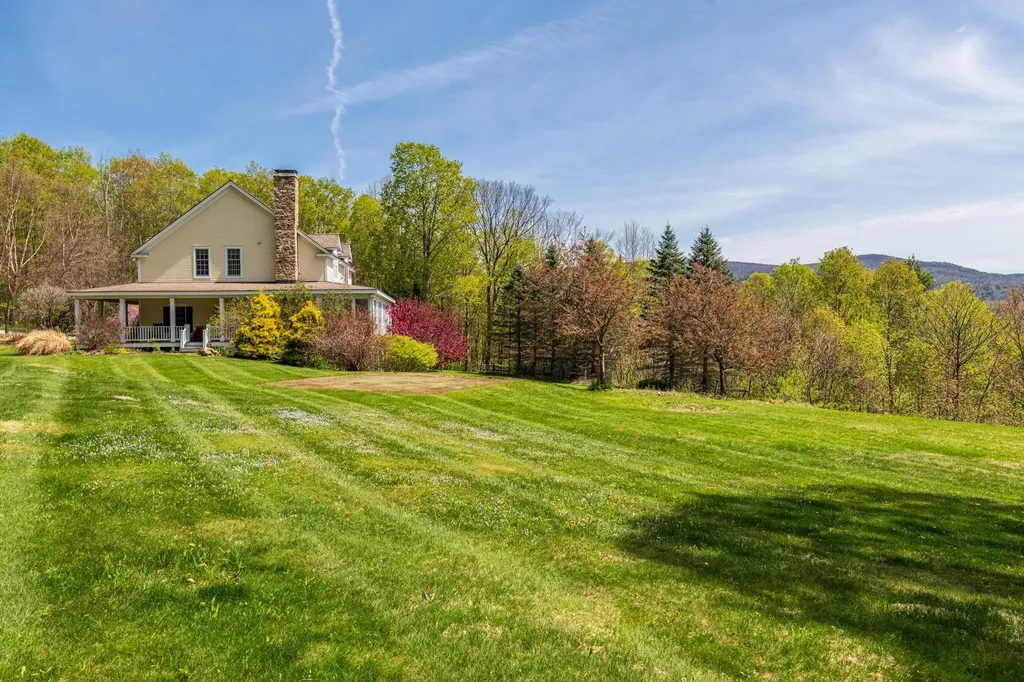 527 Sleighbell Lane Manchester VT 05255