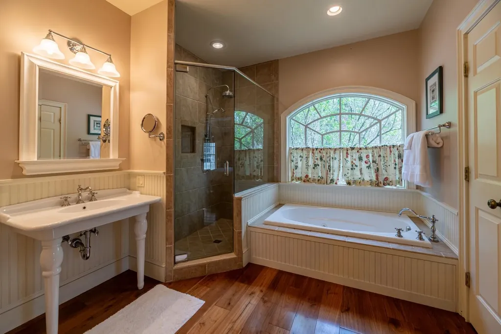 527 Sleighbell Lane Manchester VT 05255
