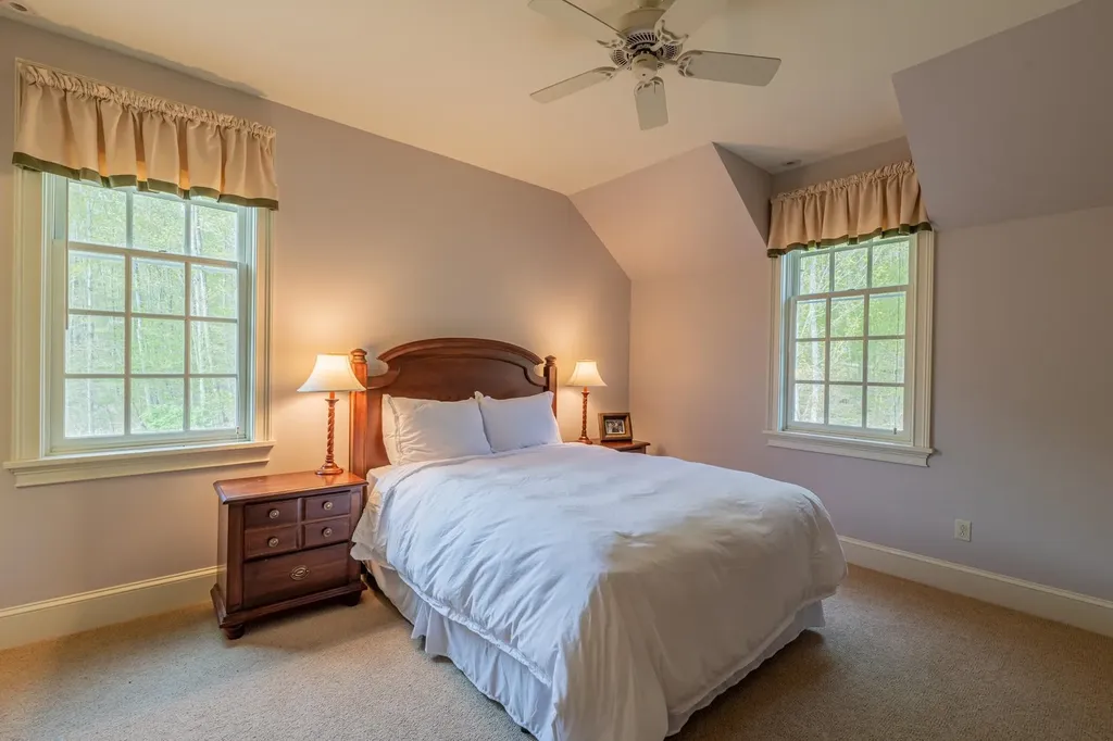 527 Sleighbell Lane Manchester VT 05255