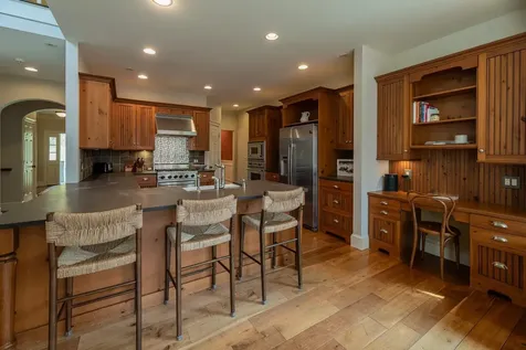 527 Sleighbell Lane Manchester VT 05255