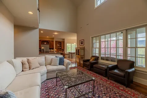 527 Sleighbell Lane Manchester VT 05255