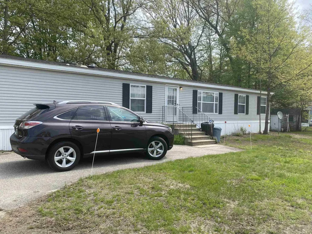 30 Stacey Avenue Seabrook NH 03874