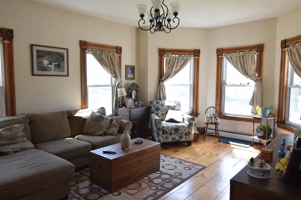 33 Court Street Newport NH 03773