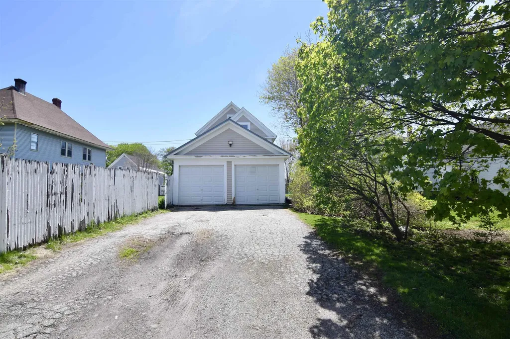 33 Court Street Newport NH 03773