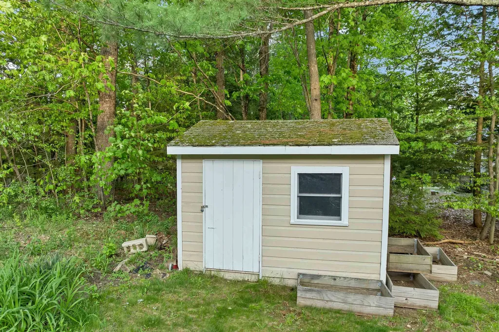 19 Hillview Terrace Farmington NH 03835