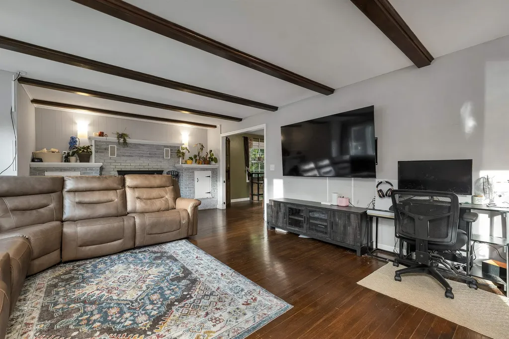 19 Hillview Terrace Farmington NH 03835