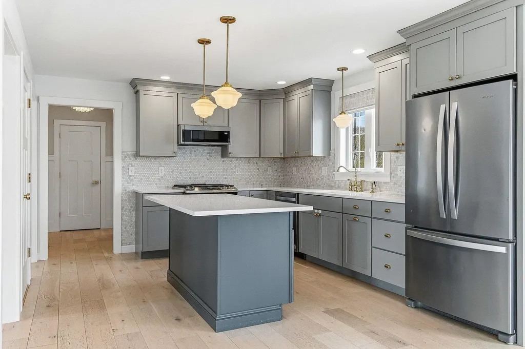 19 Lovering Road North Hampton NH 03862
