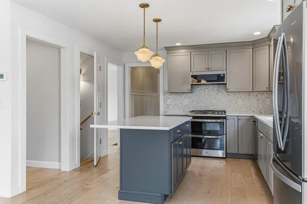 19 Lovering Road North Hampton NH 03862