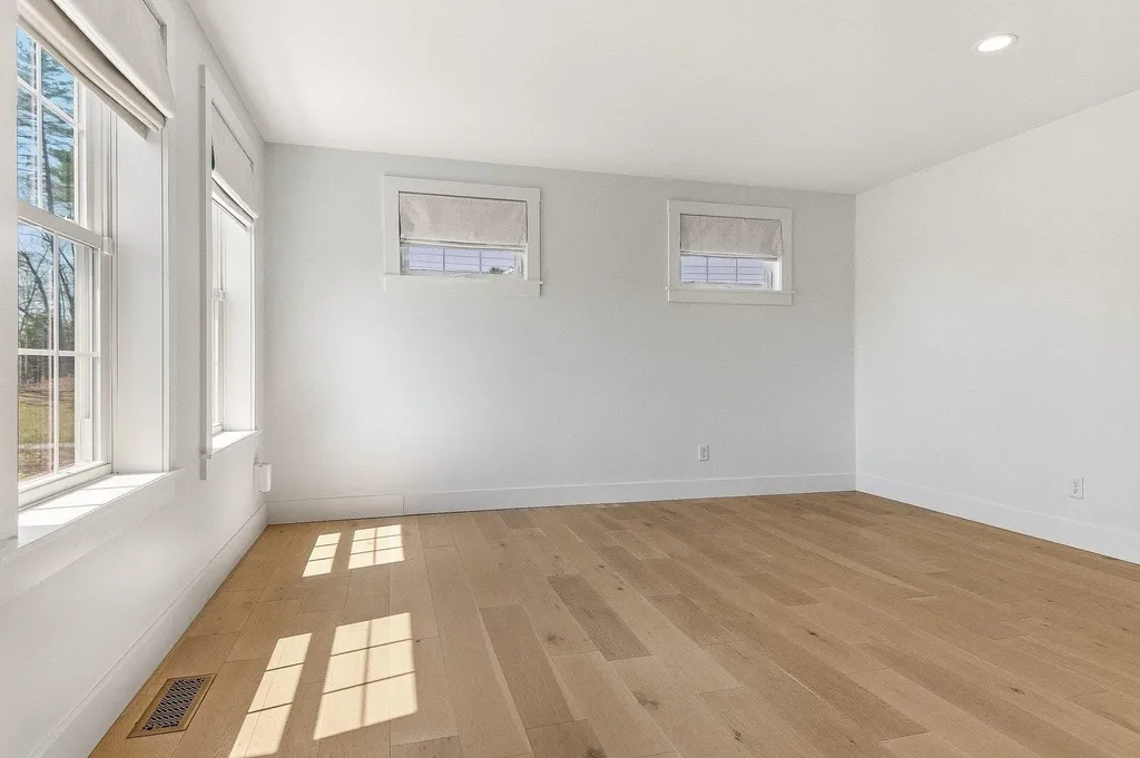 19 Lovering Road North Hampton NH 03862