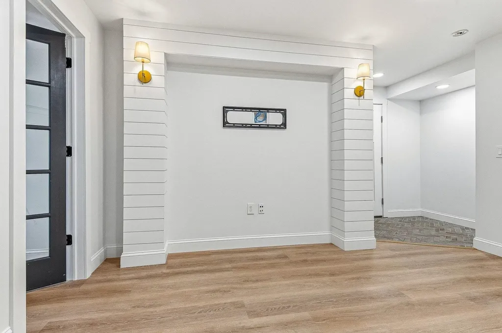 19 Lovering Road North Hampton NH 03862