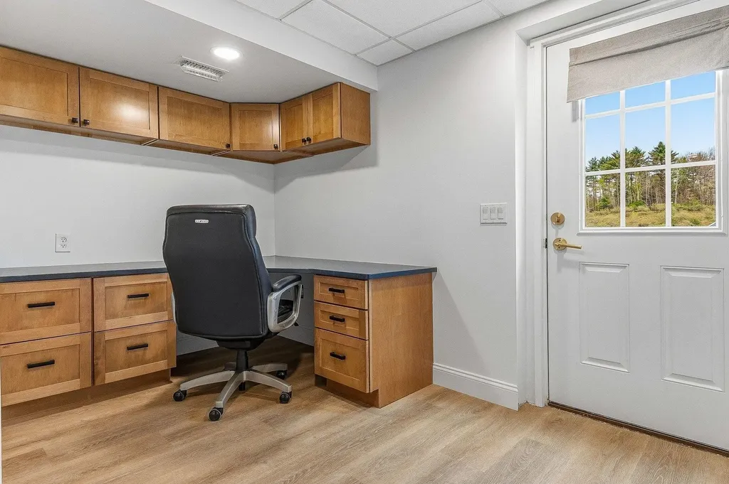 19 Lovering Road North Hampton NH 03862
