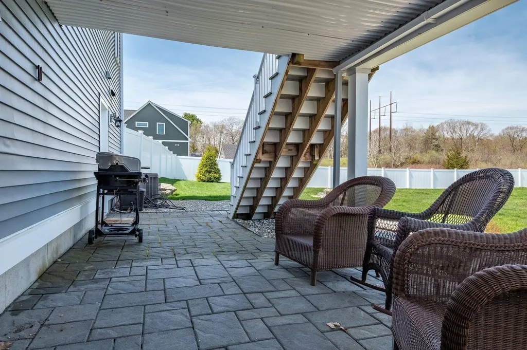 19 Lovering Road North Hampton NH 03862