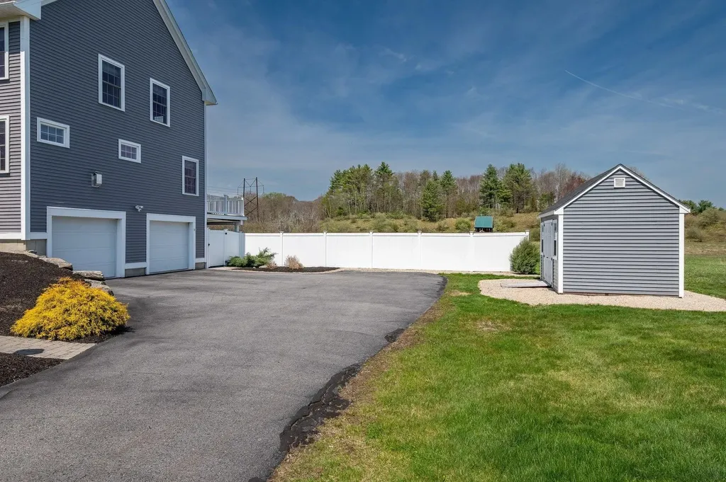 19 Lovering Road North Hampton NH 03862