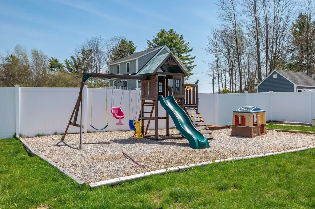 19 Lovering Road North Hampton NH 03862