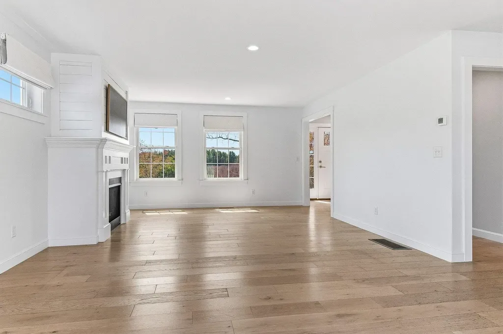 19 Lovering Road North Hampton NH 03862