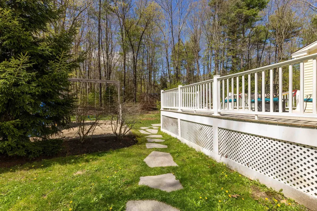 36 Bassett Lane Newfields NH 03856