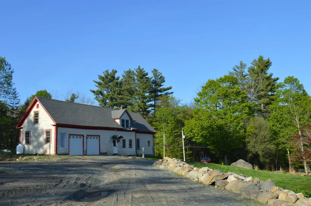 18 Cary Farm Road Sunapee NH 03782
