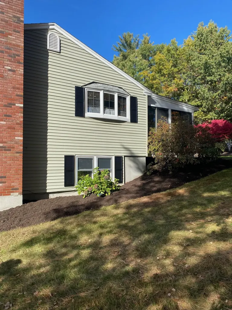676 Cohas Avenue Manchester NH 03109