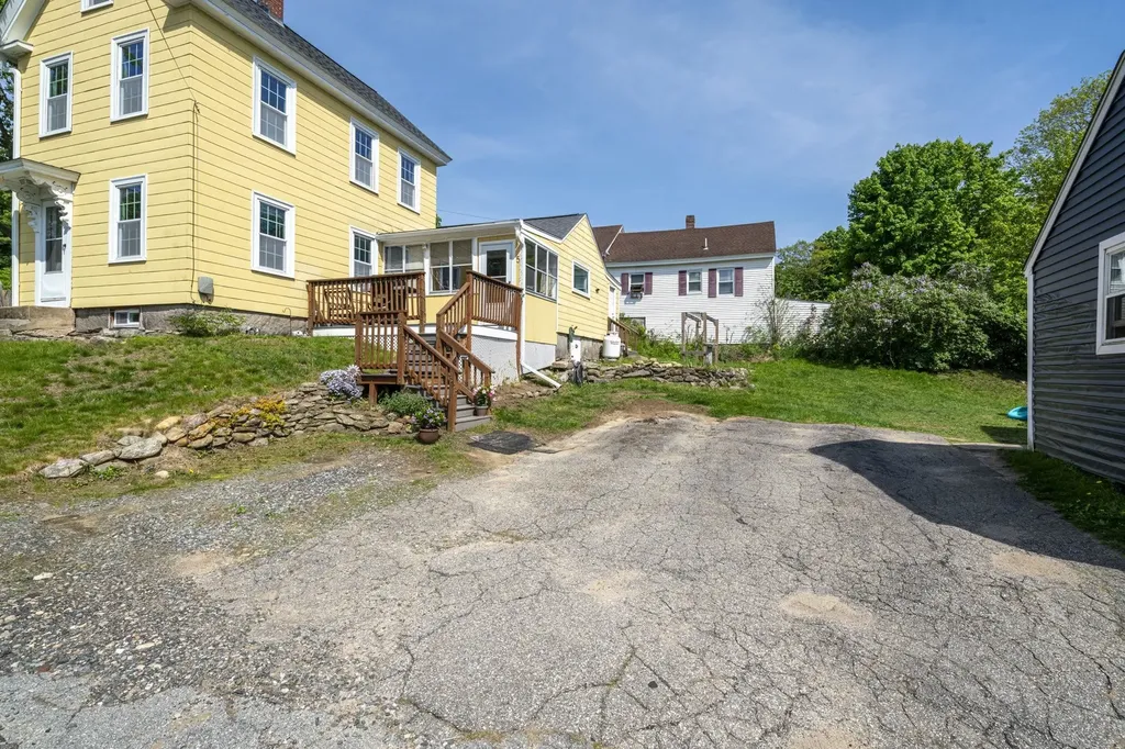 5 Pine Valley Street Wilton NH 03086