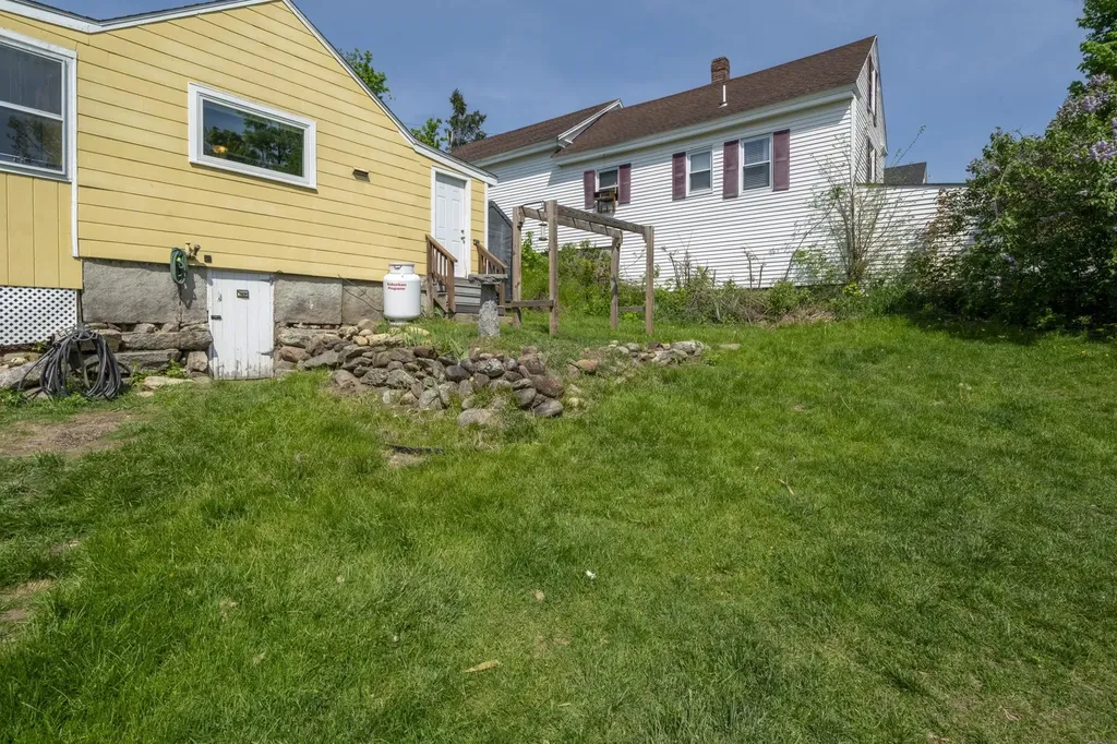 5 Pine Valley Street Wilton NH 03086