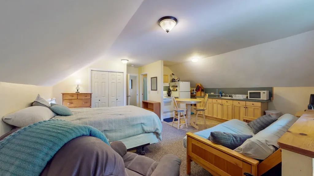 2337 Vt Route 7 Middlebury VT 05753