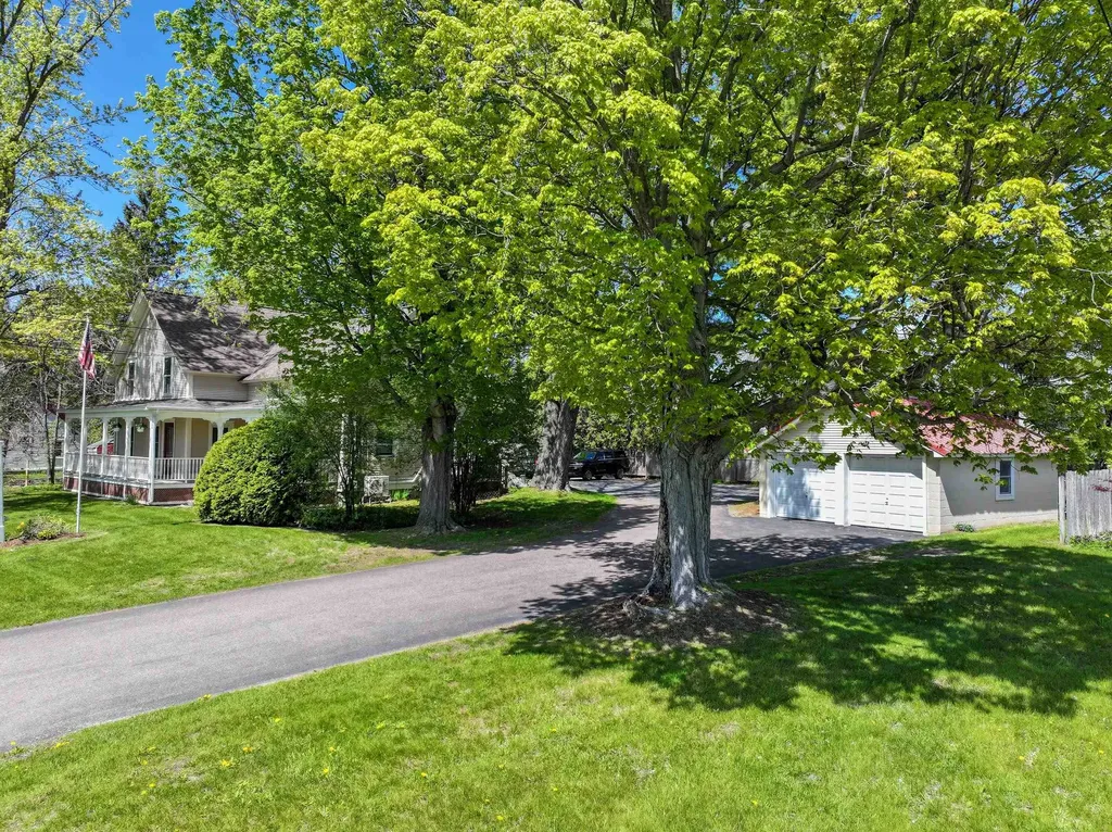 2337 Vt Route 7 Middlebury VT 05753
